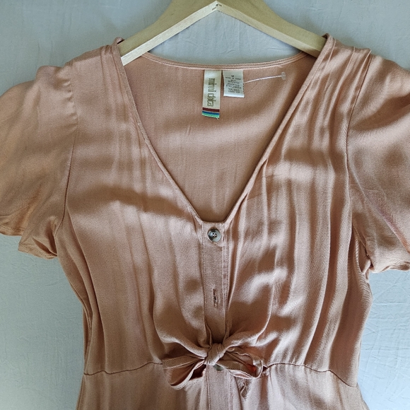 Mimi Chica Soft Peach V-Neck Top - Picture 3 of 6